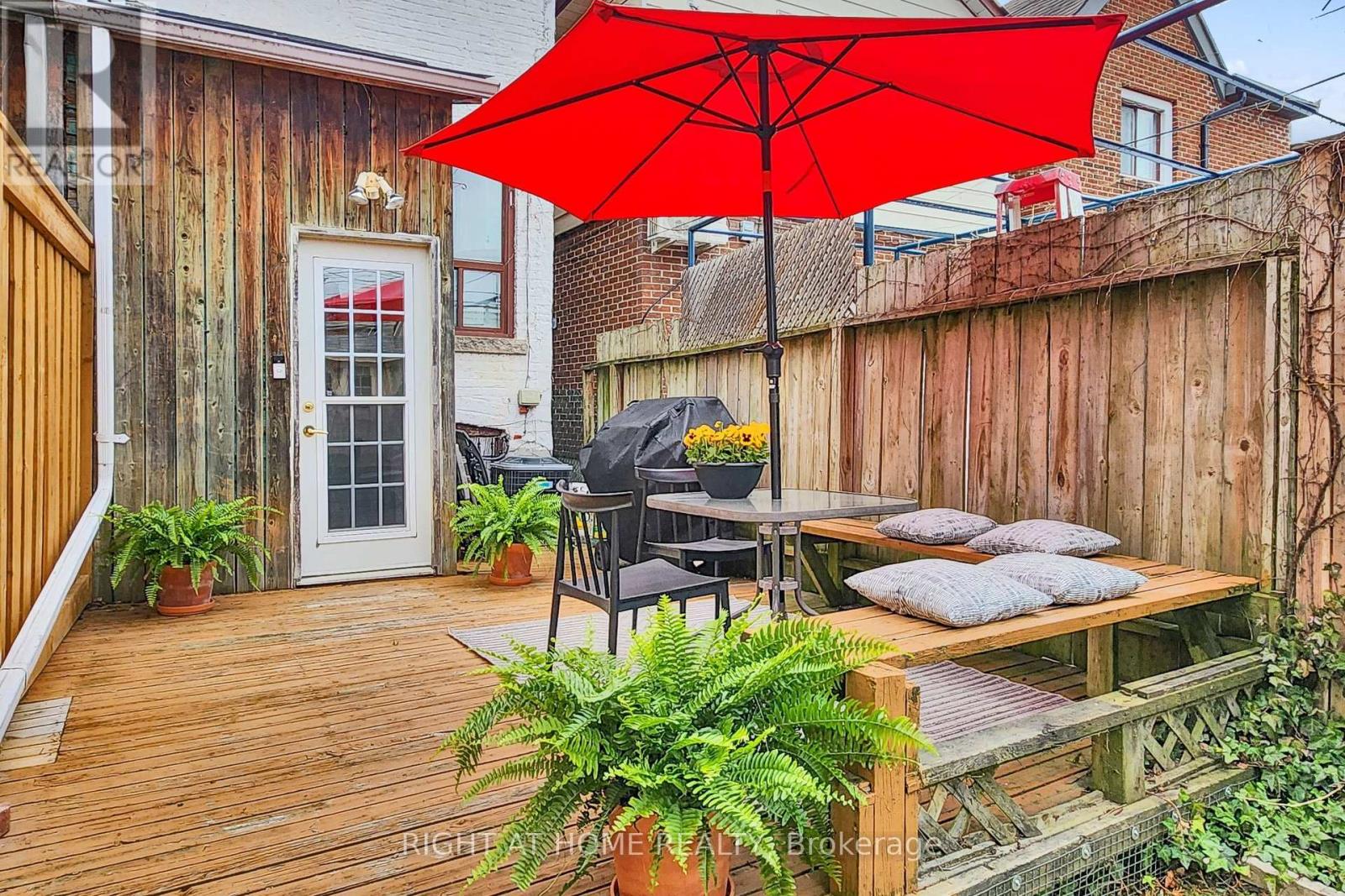 392 Westmoreland Avenue N, Toronto, Ontario  M6H 3A7 - Photo 29 - W13046366