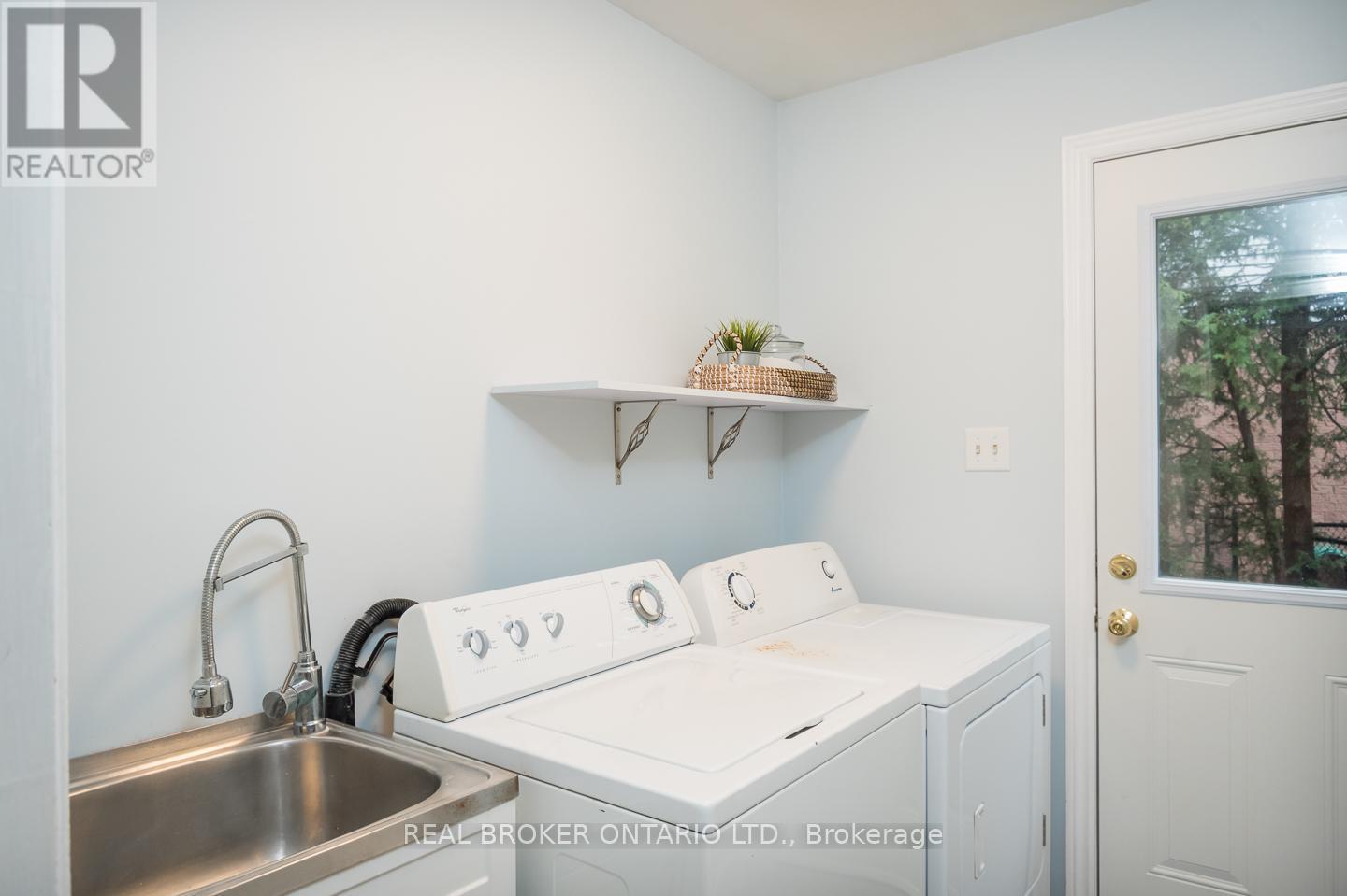 2098 Edgebank Court, Burlington, Ontario  L7M 2S9 - Photo 11 - W13046382