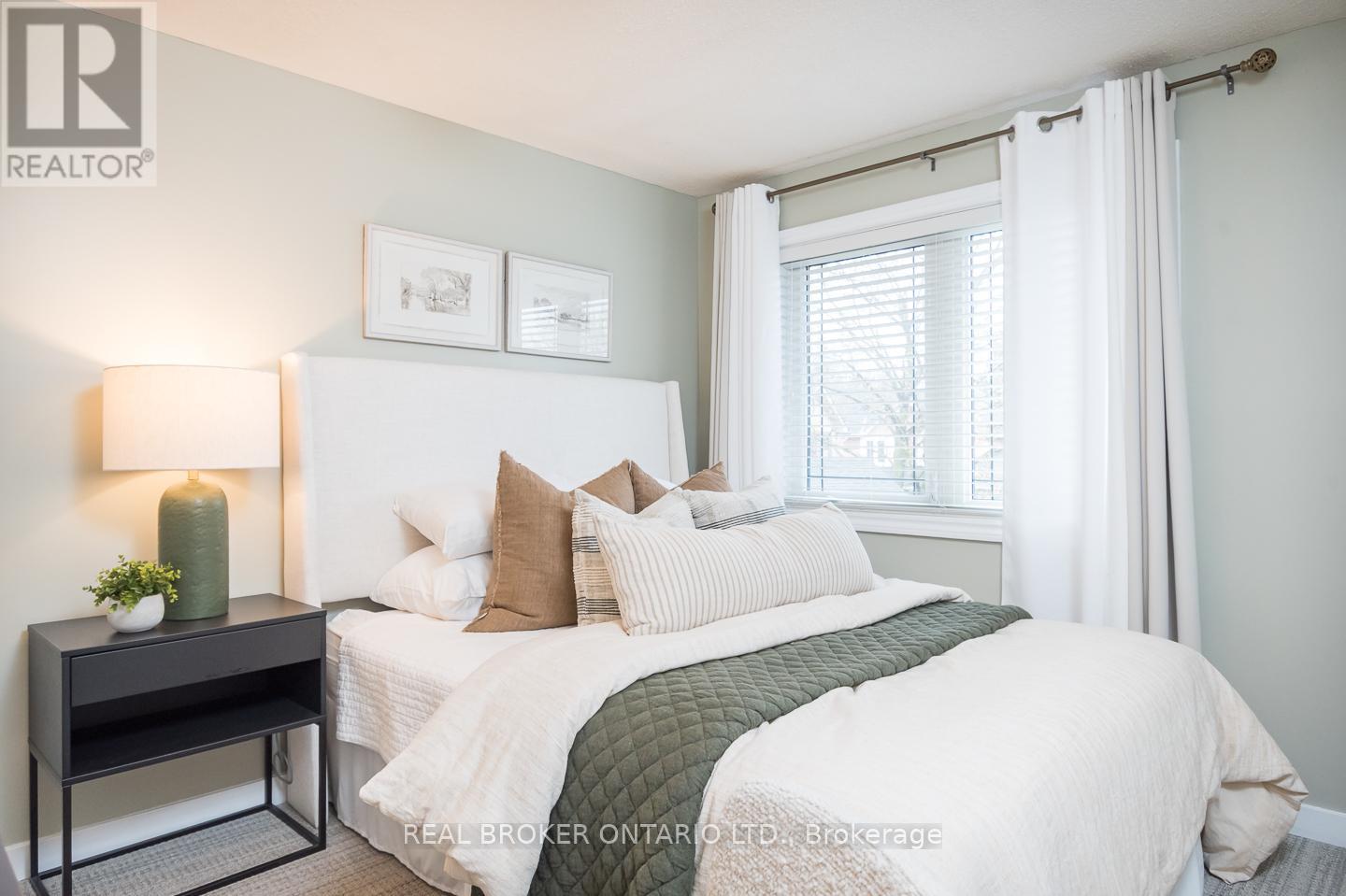 2098 Edgebank Court, Burlington, Ontario  L7M 2S9 - Photo 24 - W13046382