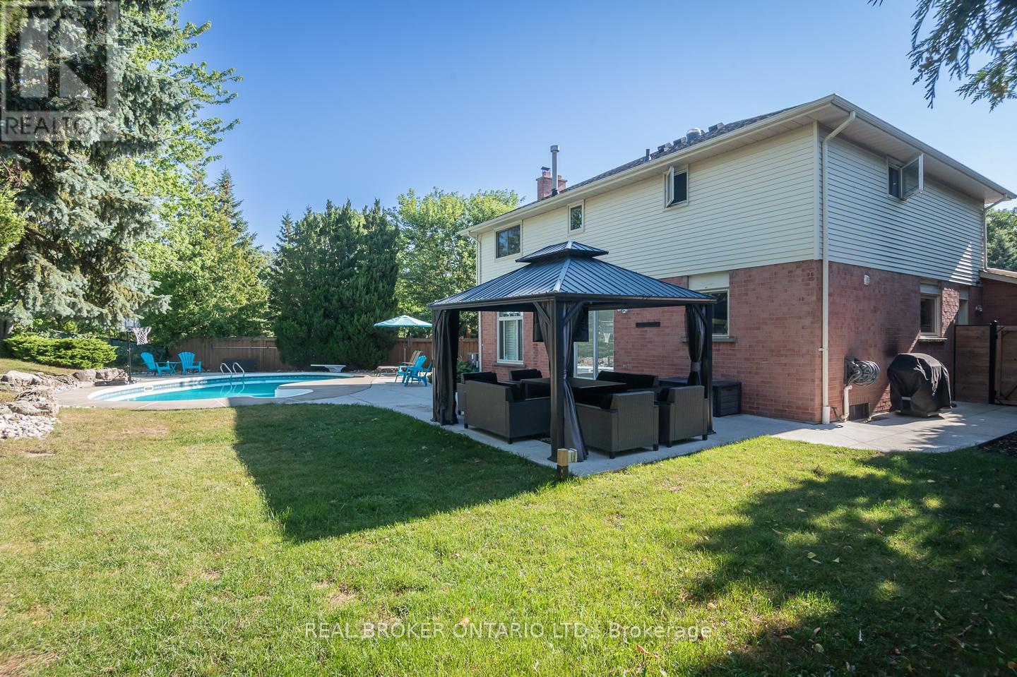 2098 Edgebank Court, Burlington, Ontario  L7M 2S9 - Photo 3 - W13046382