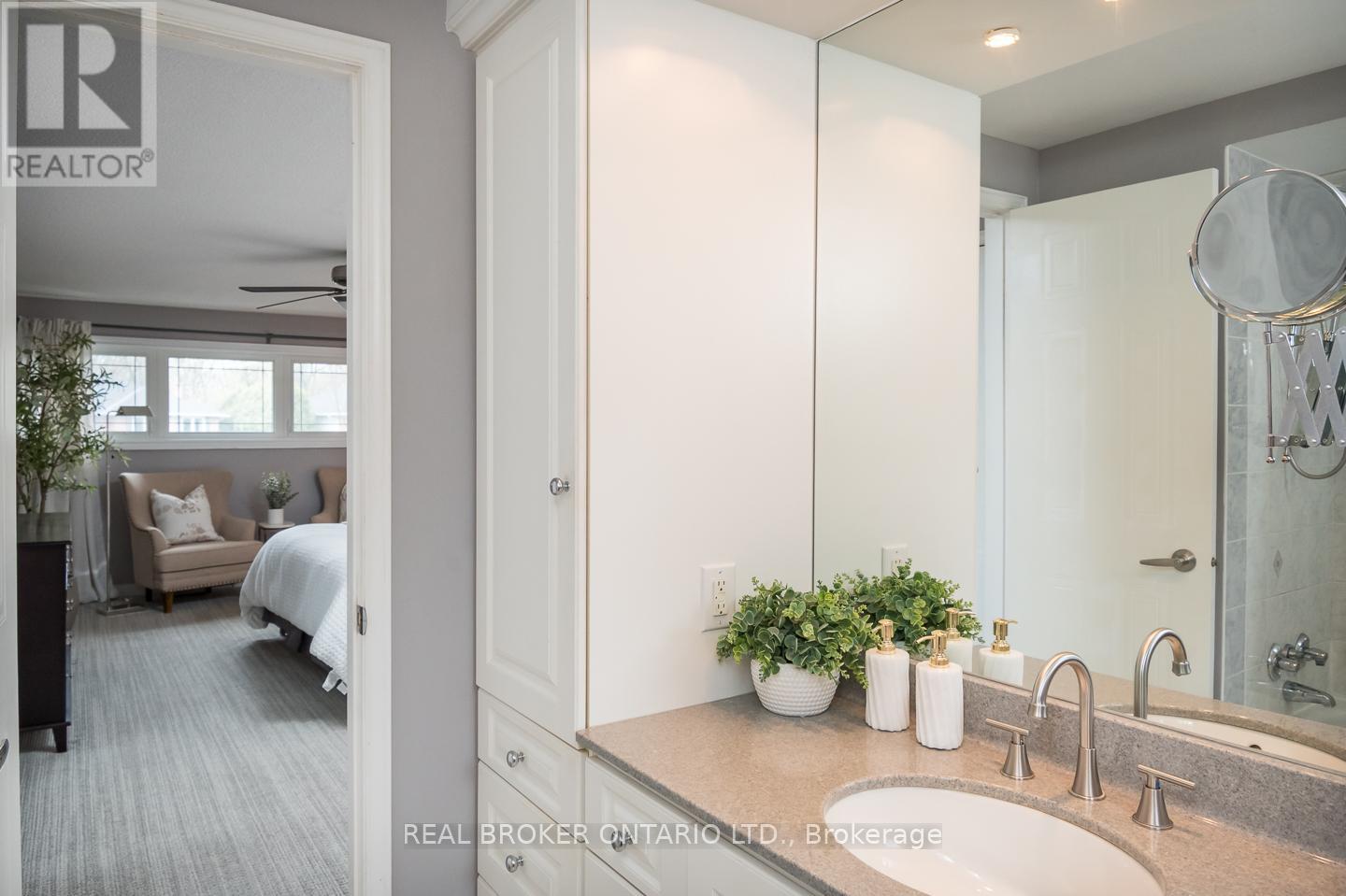 2098 Edgebank Court, Burlington, Ontario  L7M 2S9 - Photo 31 - W13046382