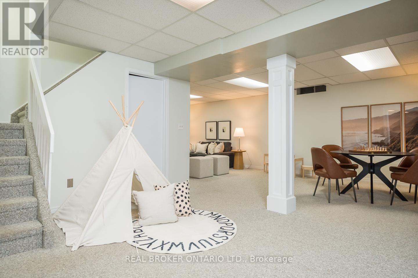 2098 Edgebank Court, Burlington, Ontario  L7M 2S9 - Photo 32 - W13046382