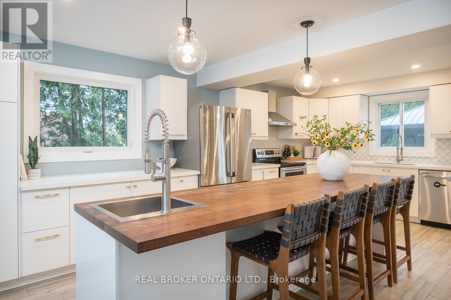 2098 Edgebank Court, Burlington, Ontario  L7M 2S9 - Photo 8 - W13046382