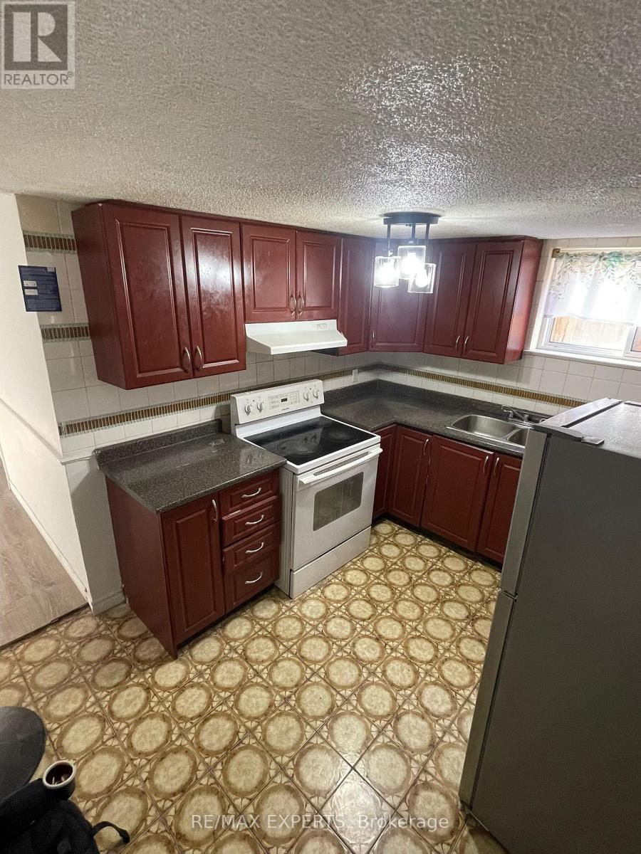 7292 Redfox Road, Mississauga, Ontario  L4T 2L8 - Photo 10 - W13046390