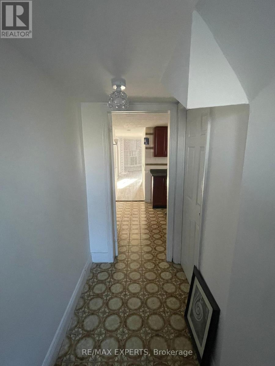 7292 Redfox Road, Mississauga, Ontario  L4T 2L8 - Photo 12 - W13046390