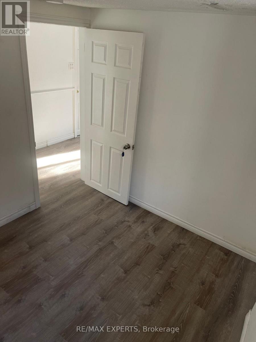 7292 Redfox Road, Mississauga, Ontario  L4T 2L8 - Photo 2 - W13046390