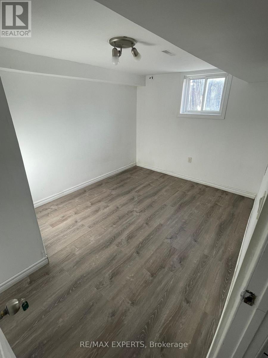 7292 Redfox Road, Mississauga, Ontario  L4T 2L8 - Photo 6 - W13046390