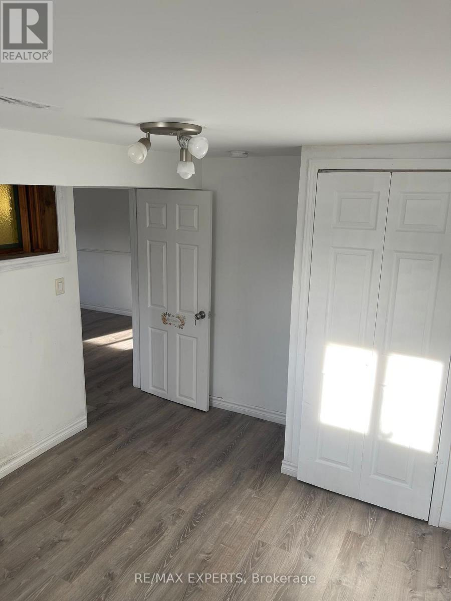 7292 Redfox Road, Mississauga, Ontario  L4T 2L8 - Photo 7 - W13046390