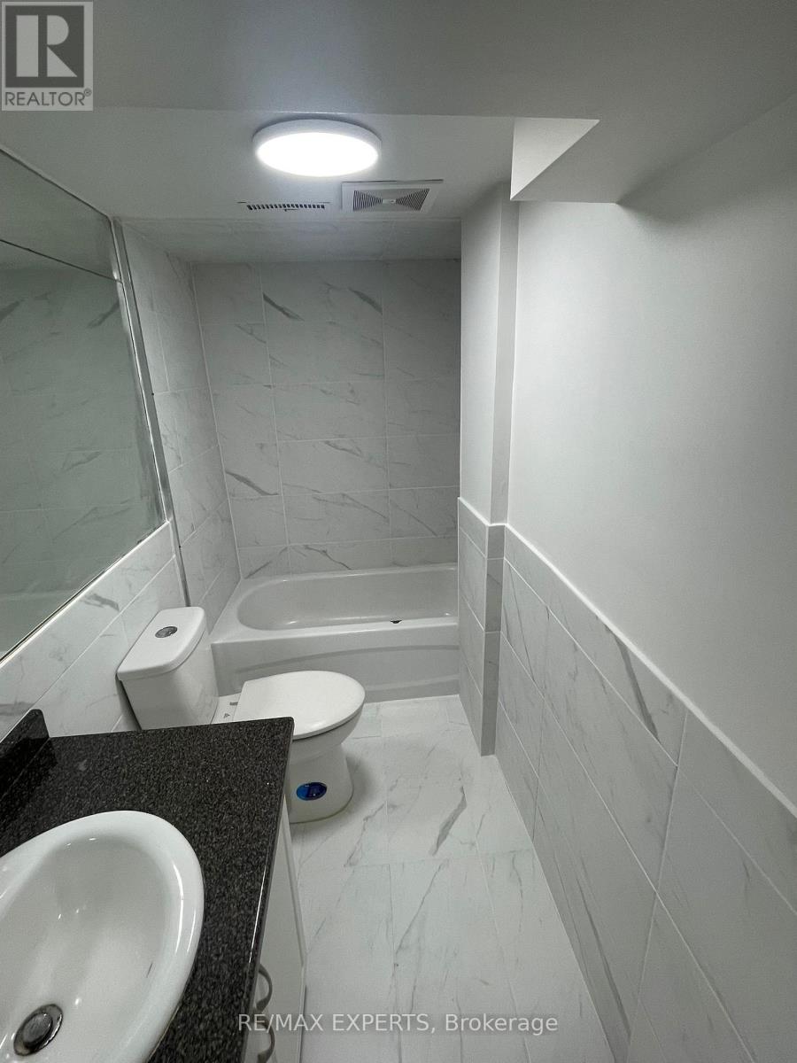 7292 Redfox Road, Mississauga, Ontario  L4T 2L8 - Photo 8 - W13046390