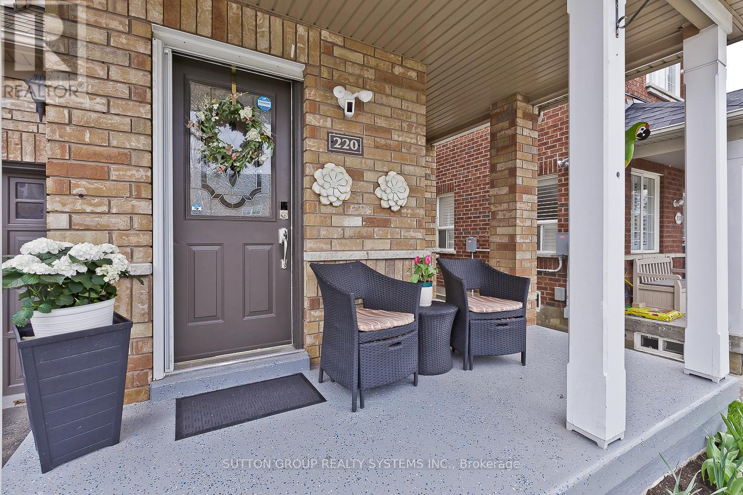 220 Pettigrew Trail, Milton, Ontario  L9T 5X6 - Photo 3 - W13046416