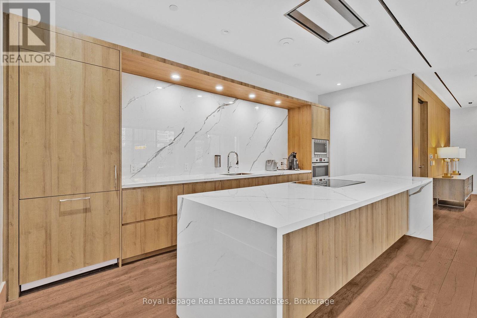 805 - 21 Park Street E, Mississauga, Ontario  L5G 0C2 - Photo 14 - W13046450