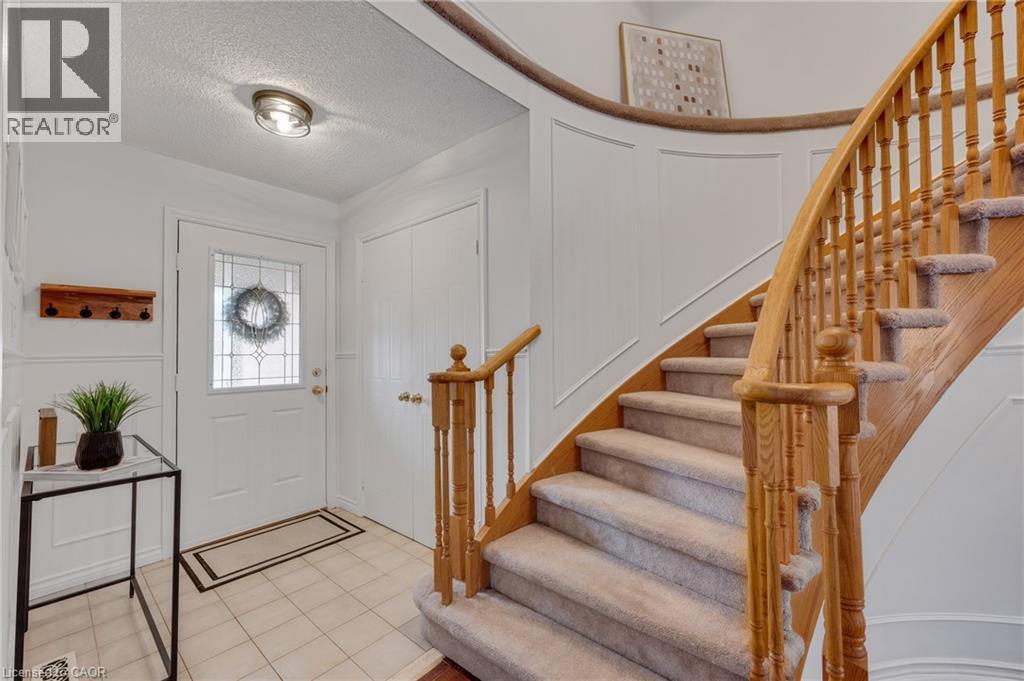 2051 Deer Run Avenue, Burlington, Ontario  L7M 2S1 - Photo 5 - 40817699
