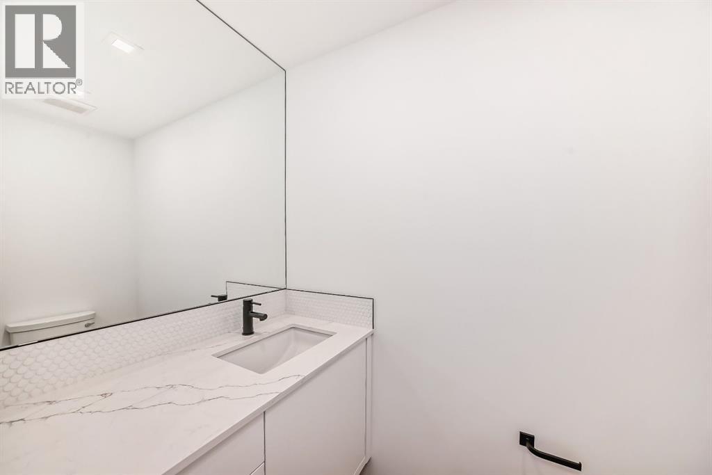 112, 8445 Broadcast Avenue Sw, Calgary, Alberta  T3H 4C7 - Photo 12 - A2305444