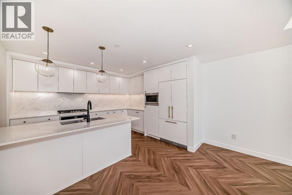 112, 8445 Broadcast Avenue Sw, Calgary, Alberta  T3H 4C7 - Photo 3 - A2305444