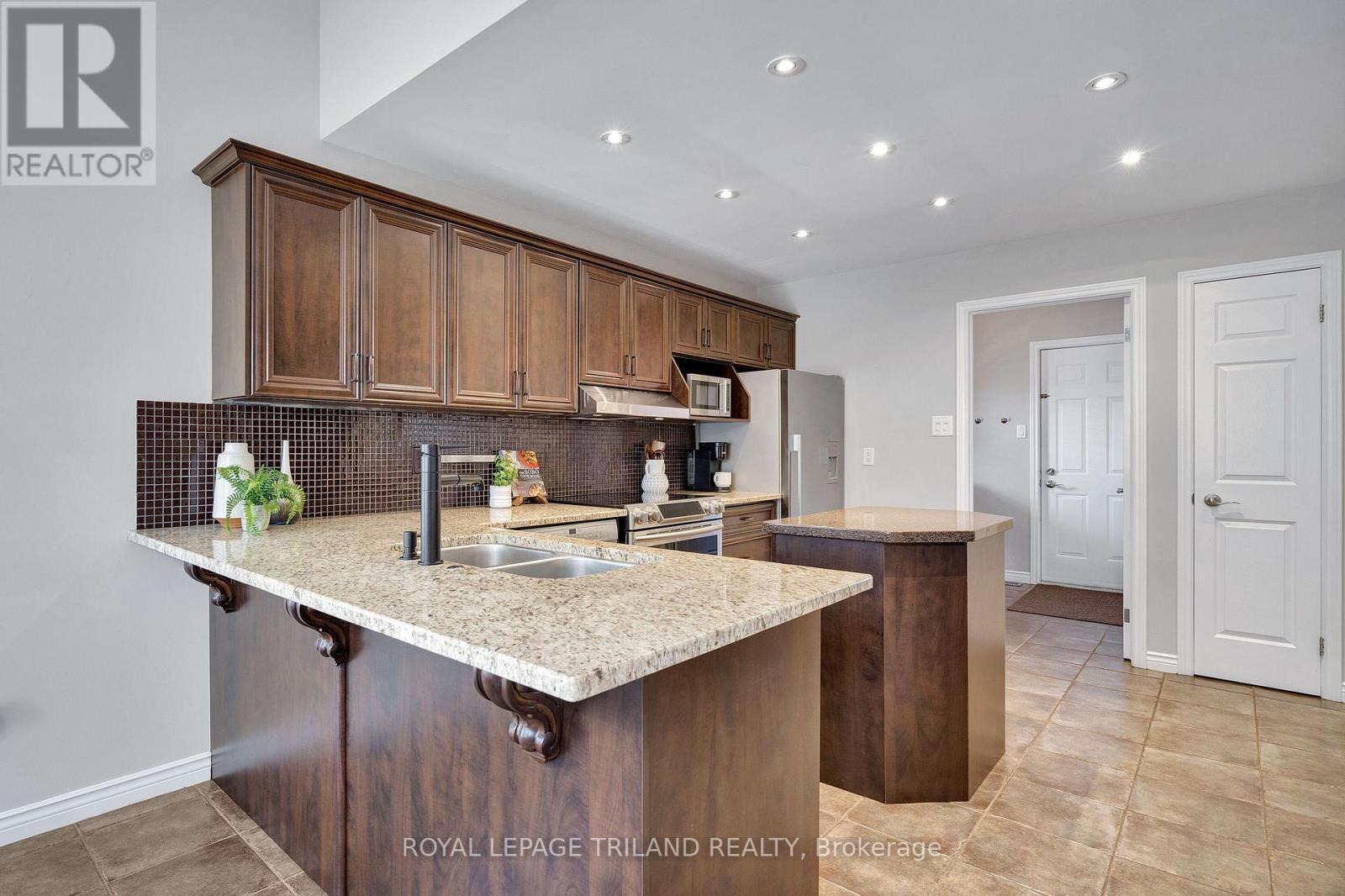 299 Ambleside Drive, London North, Ontario  N6G 4V7 - Photo 15 - X13046498