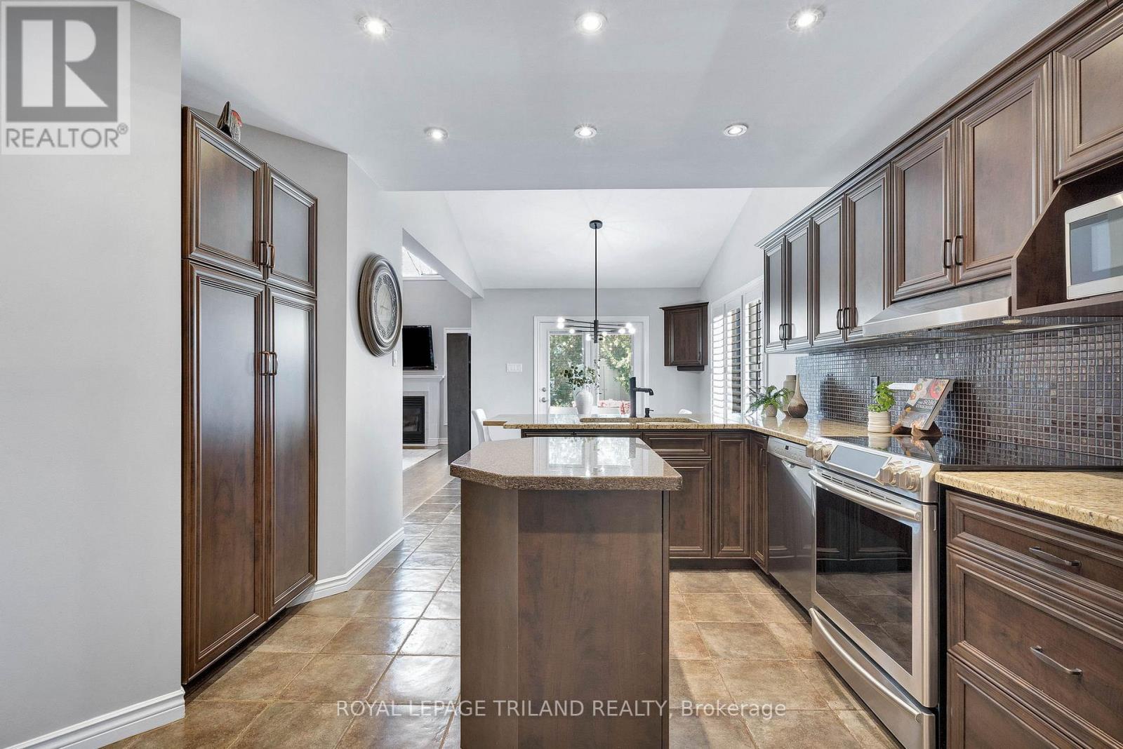 299 Ambleside Drive, London North, Ontario  N6G 4V7 - Photo 19 - X13046498