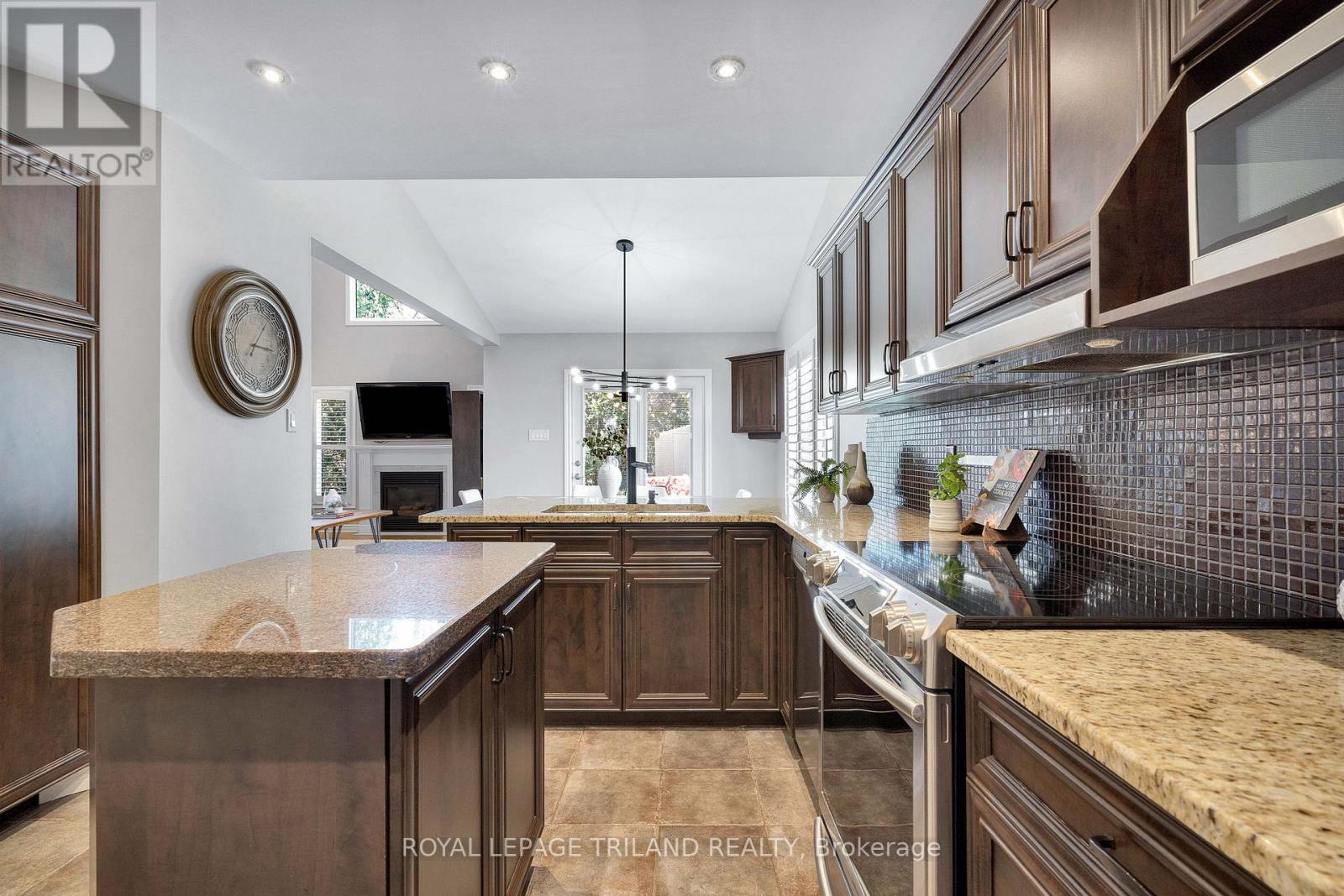 299 Ambleside Drive, London North, Ontario  N6G 4V7 - Photo 20 - X13046498