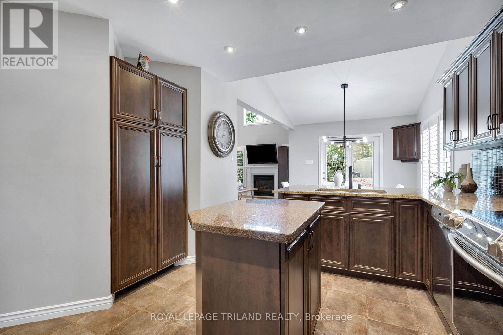 299 Ambleside Drive, London North, Ontario  N6G 4V7 - Photo 21 - X13046498