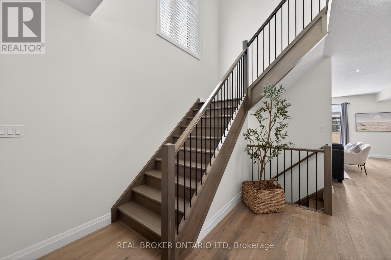 1765 Brayford Avenue, London South, Ontario  N6K 0H4 - Photo 5 - X13046522