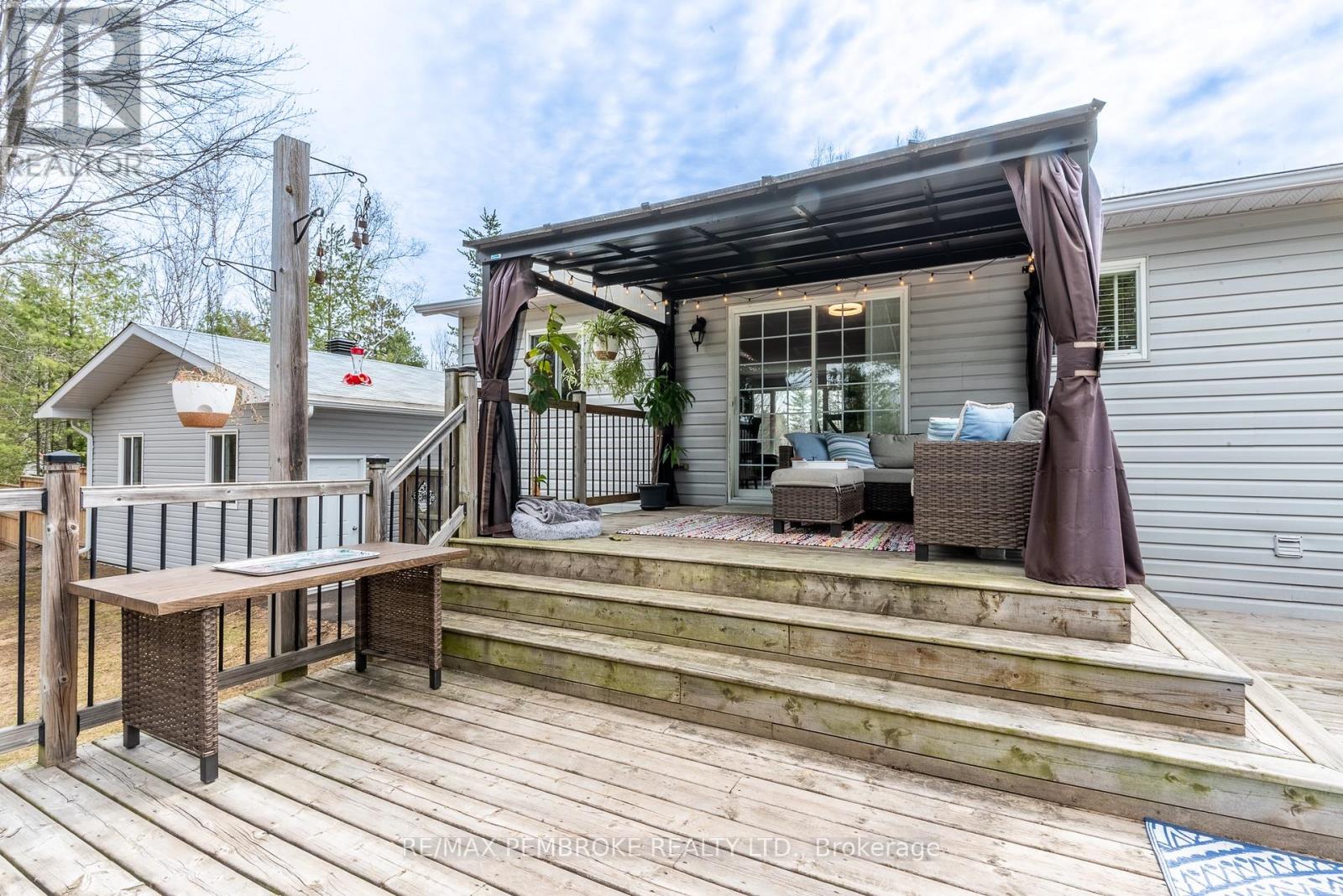 18 Cardinal Crescent, Petawawa, Ontario  K8H 3N9 - Photo 10 - X13046492