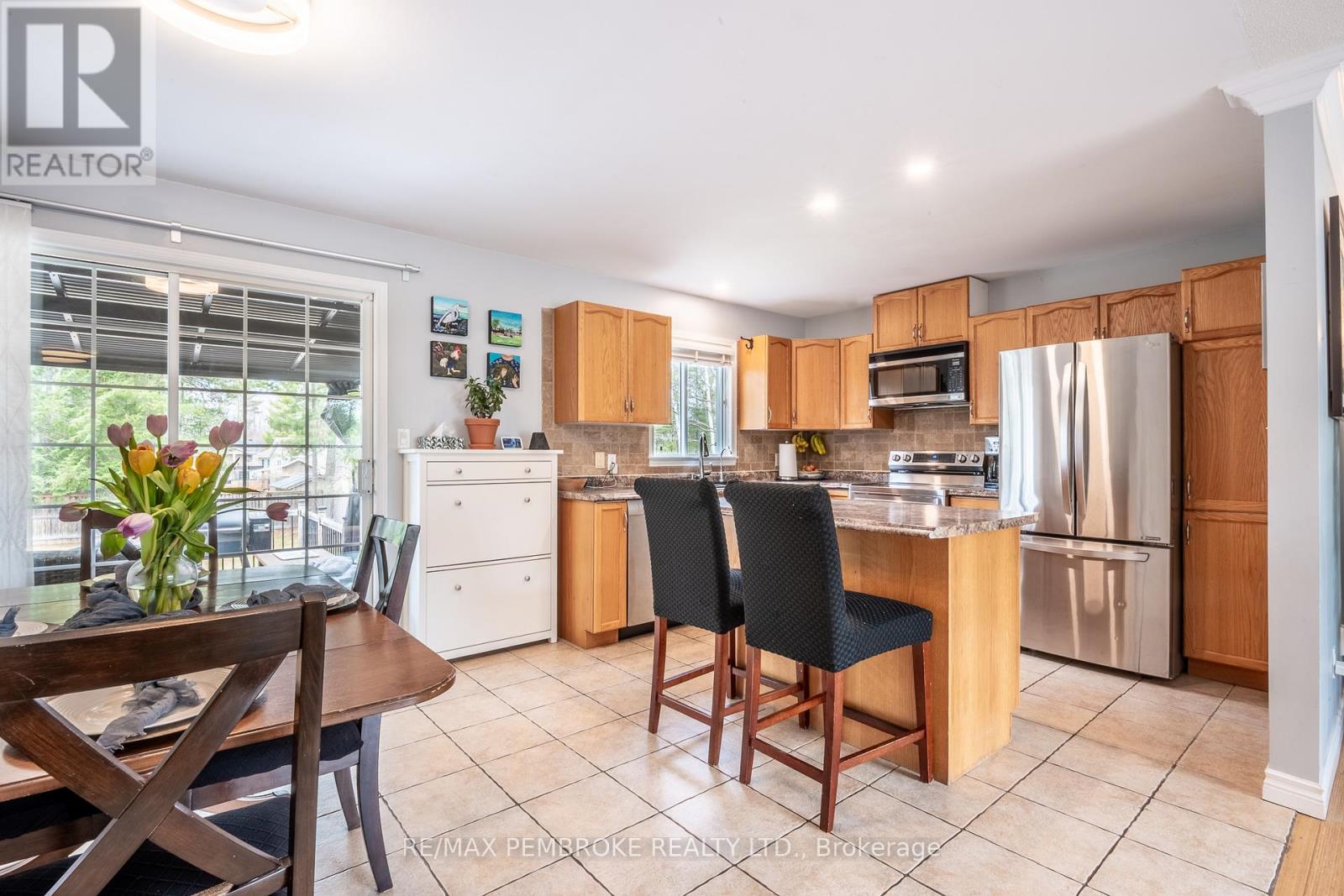 18 Cardinal Crescent, Petawawa, Ontario  K8H 3N9 - Photo 16 - X13046492