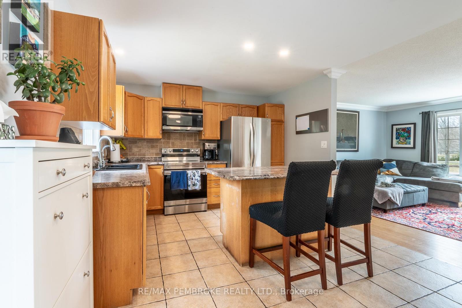 18 Cardinal Crescent, Petawawa, Ontario  K8H 3N9 - Photo 21 - X13046492