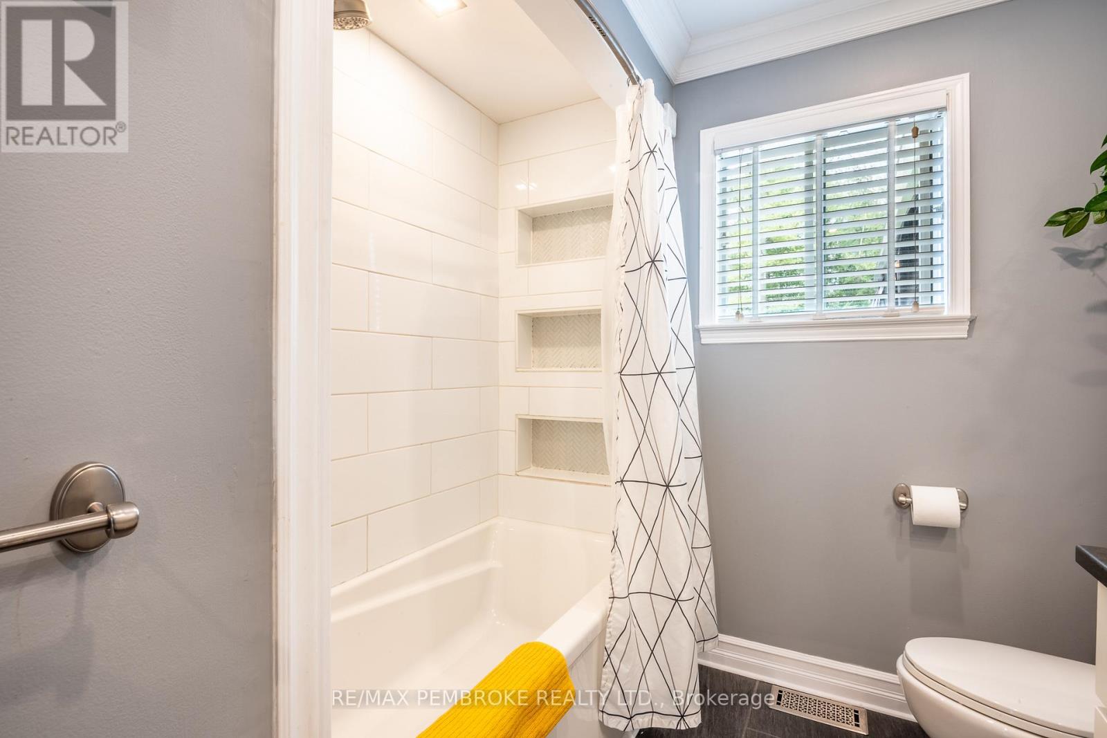 18 Cardinal Crescent, Petawawa, Ontario  K8H 3N9 - Photo 23 - X13046492