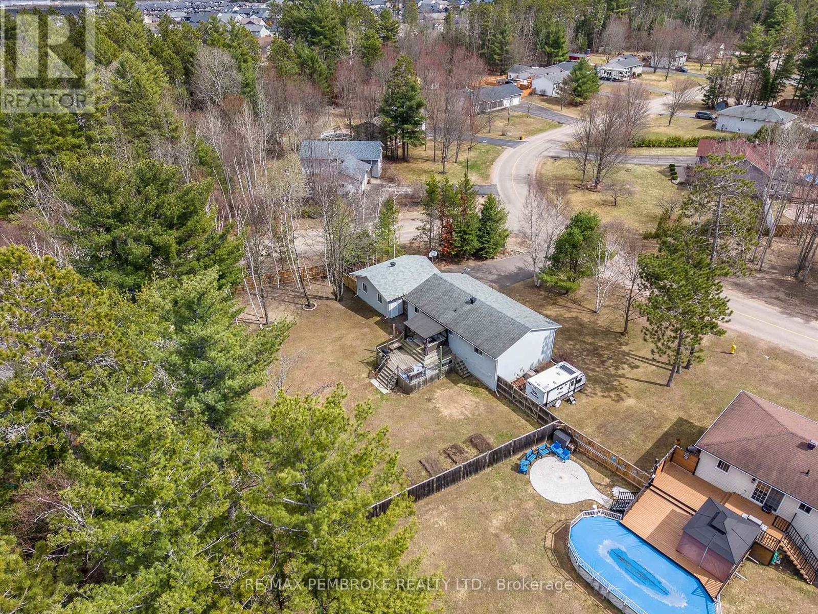 18 Cardinal Crescent, Petawawa, Ontario  K8H 3N9 - Photo 45 - X13046492