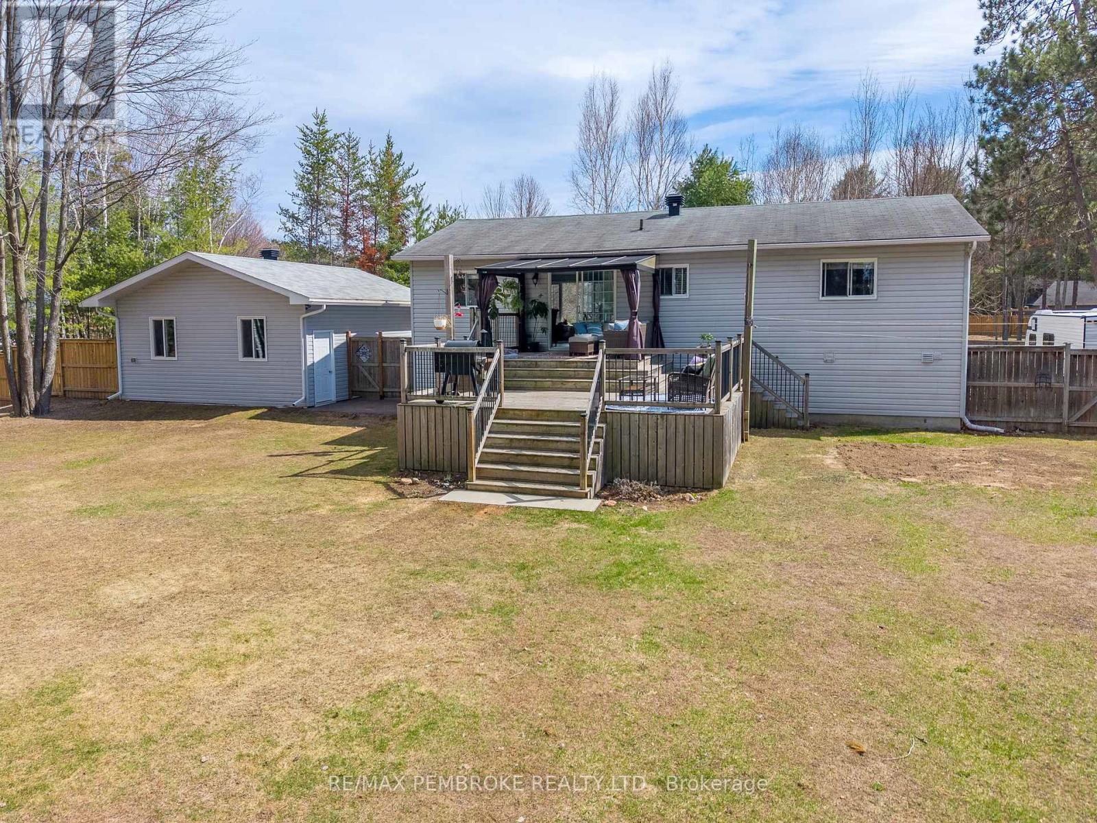 18 Cardinal Crescent, Petawawa, Ontario  K8H 3N9 - Photo 49 - X13046492