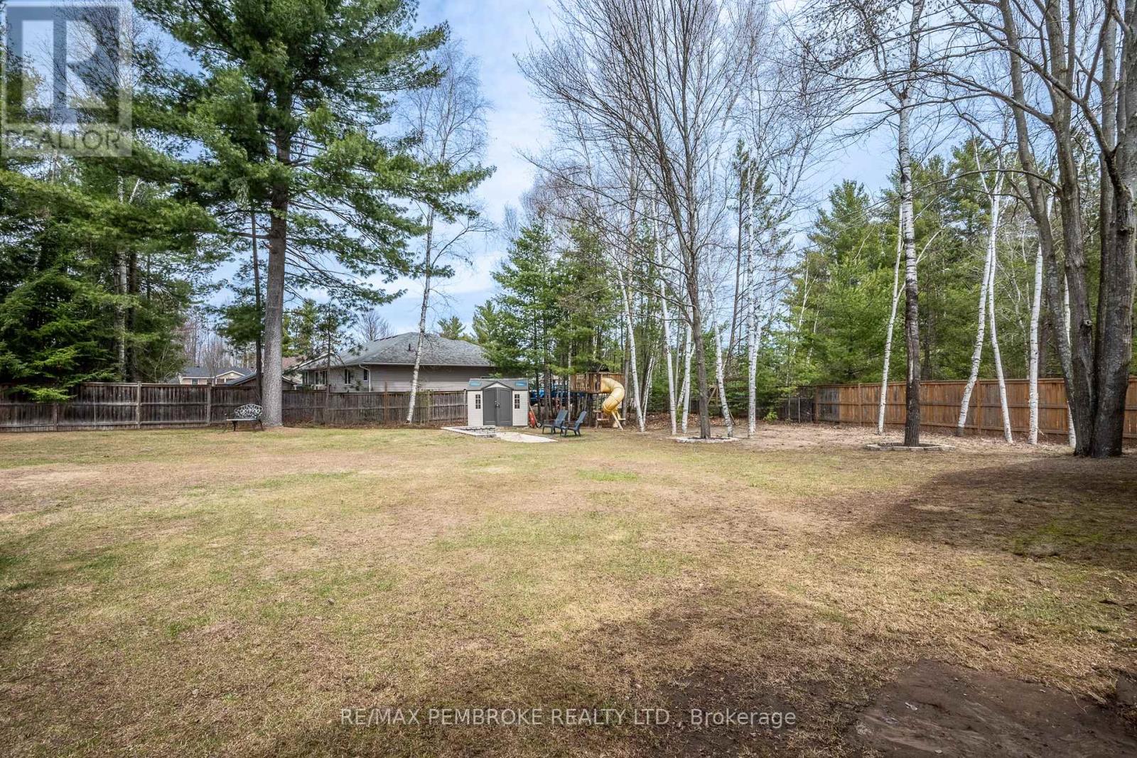 18 Cardinal Crescent, Petawawa, Ontario  K8H 3N9 - Photo 6 - X13046492