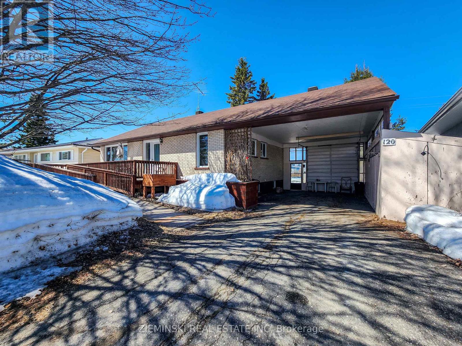 120 Picadilly Circle, Iroquois Falls, Ontario  P0K 1E0 - Photo 1 - T13046542