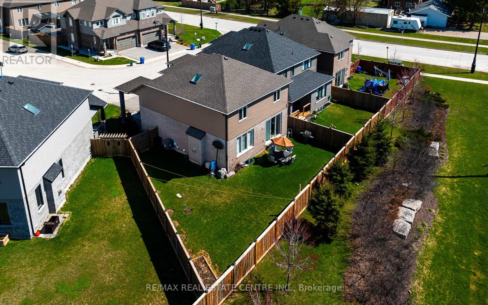 6 Sparrow Crescent, East Luther Grand Valley, Ontario  L9W 7P2 - Photo 37 - X13046392