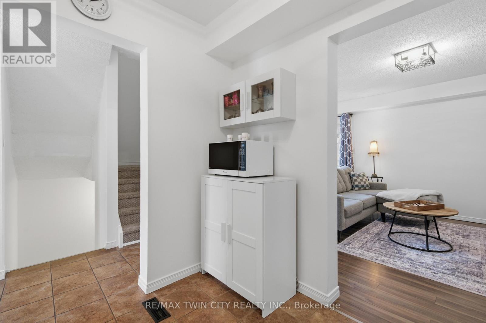 125 Sekura Crescent, Cambridge, Ontario  N1R 8B4 - Photo 8 - X13046412