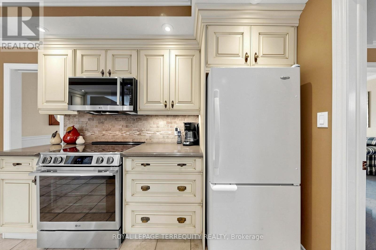 717 Westwood Drive, Cobourg, Ontario  K9A 4N3 - Photo 6 - X13046468