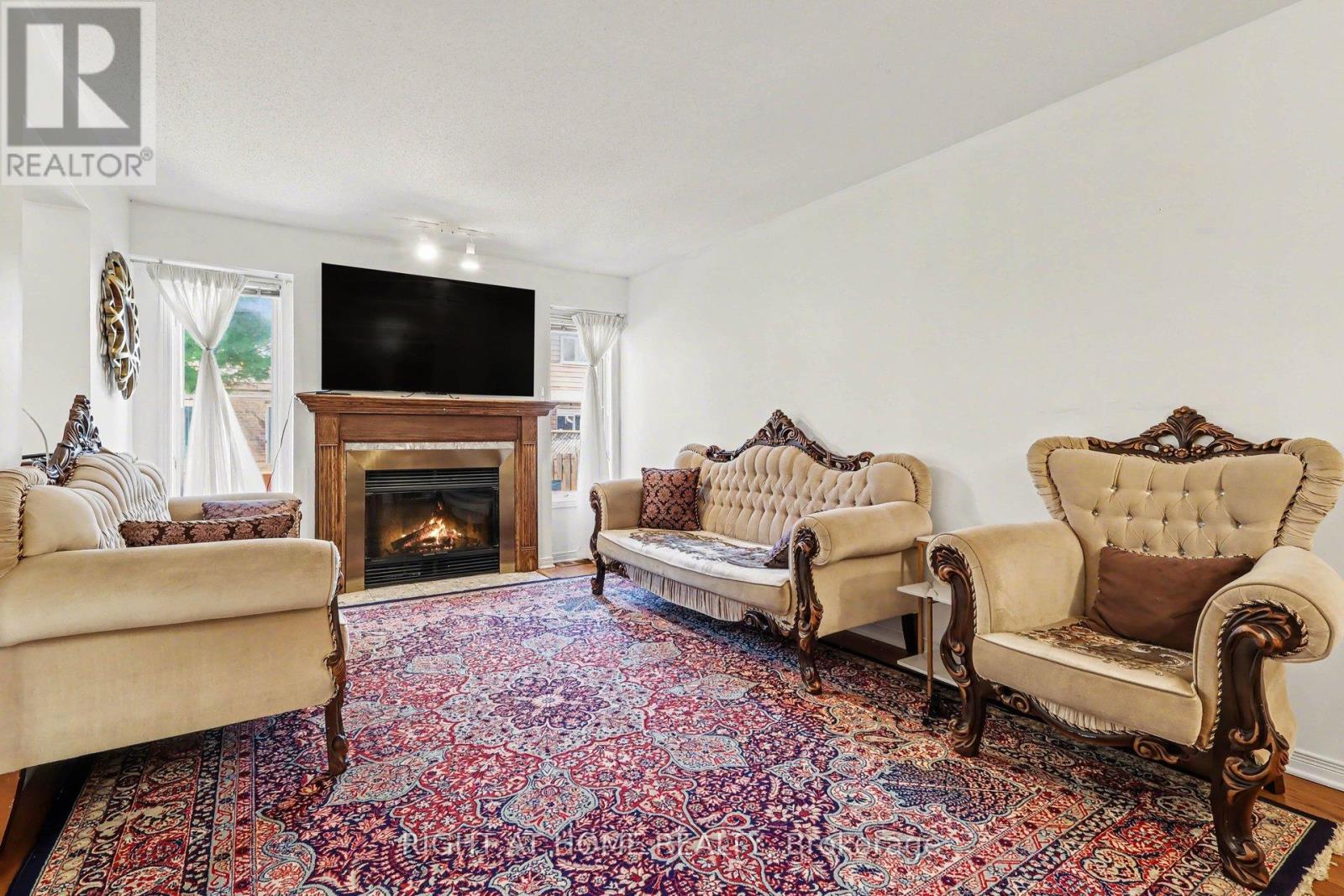 52 Scarlet Court, Ottawa, Ontario  K1T 3R5 - Photo 5 - X13046480