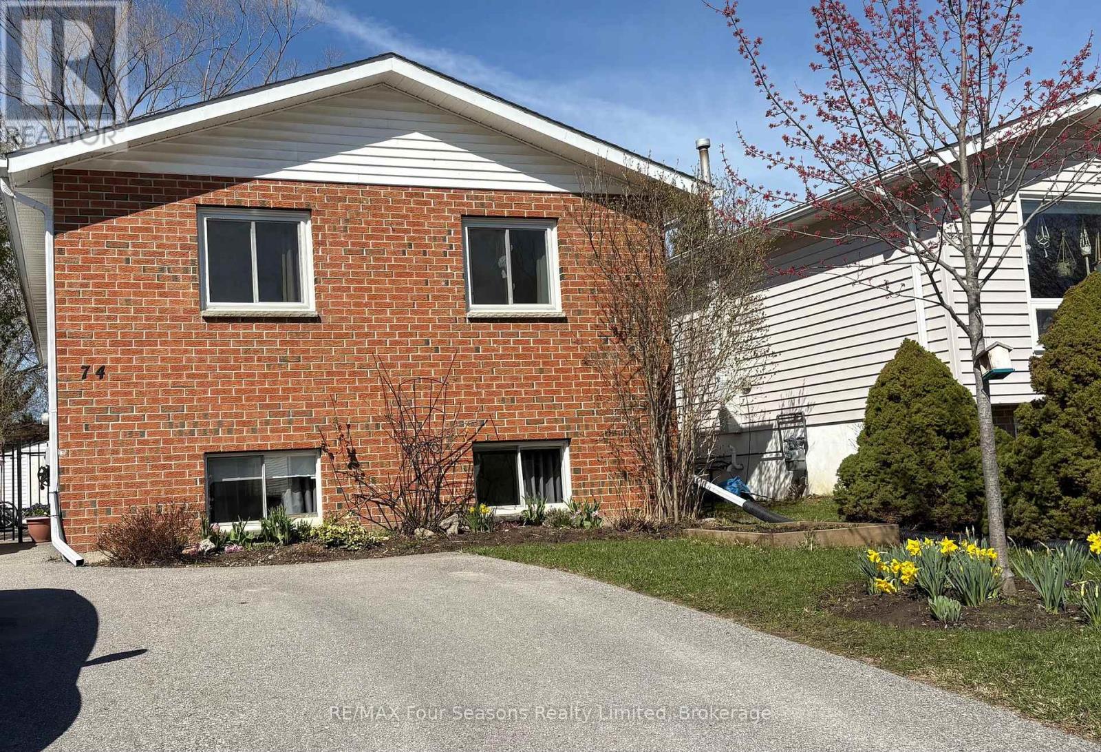 74 Telfer Road, Collingwood, Ontario  L9Y 4S2 - Photo 3 - S12966658
