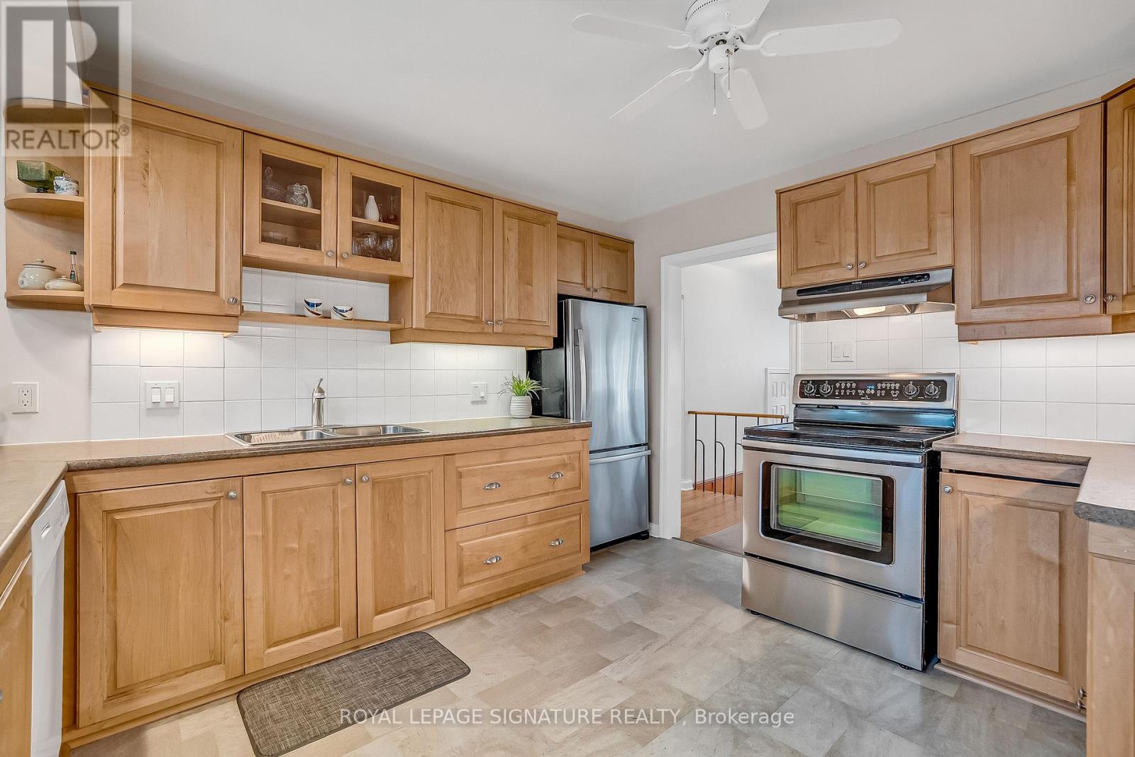 34 Tufton Crescent, Toronto, Ontario  M4A 2E3 - Photo 11 - C13046482