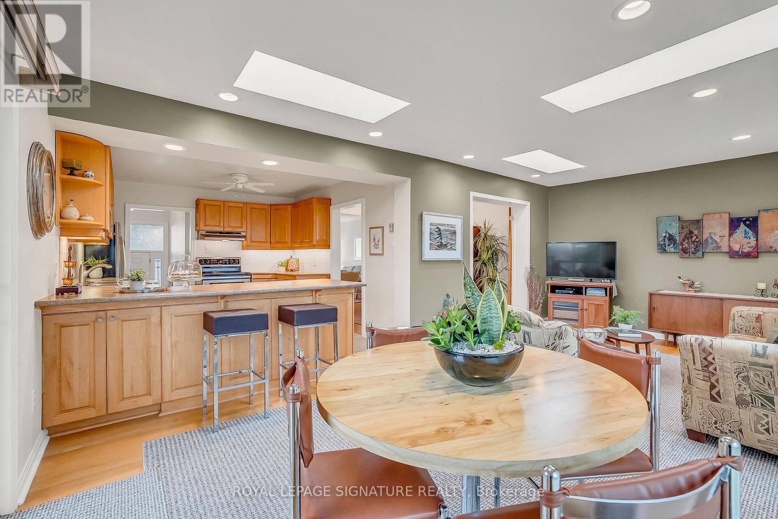 34 Tufton Crescent, Toronto, Ontario  M4A 2E3 - Photo 15 - C13046482