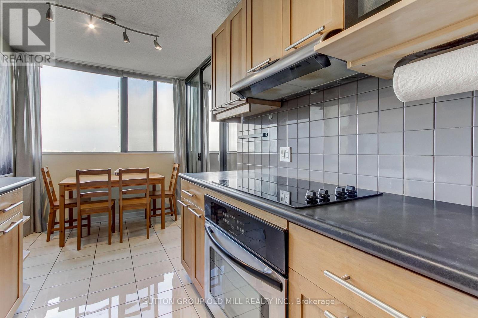 1604 - 133 Torresdale Avenue, Toronto, Ontario  M2R 3T2 - Photo 18 - C12670886