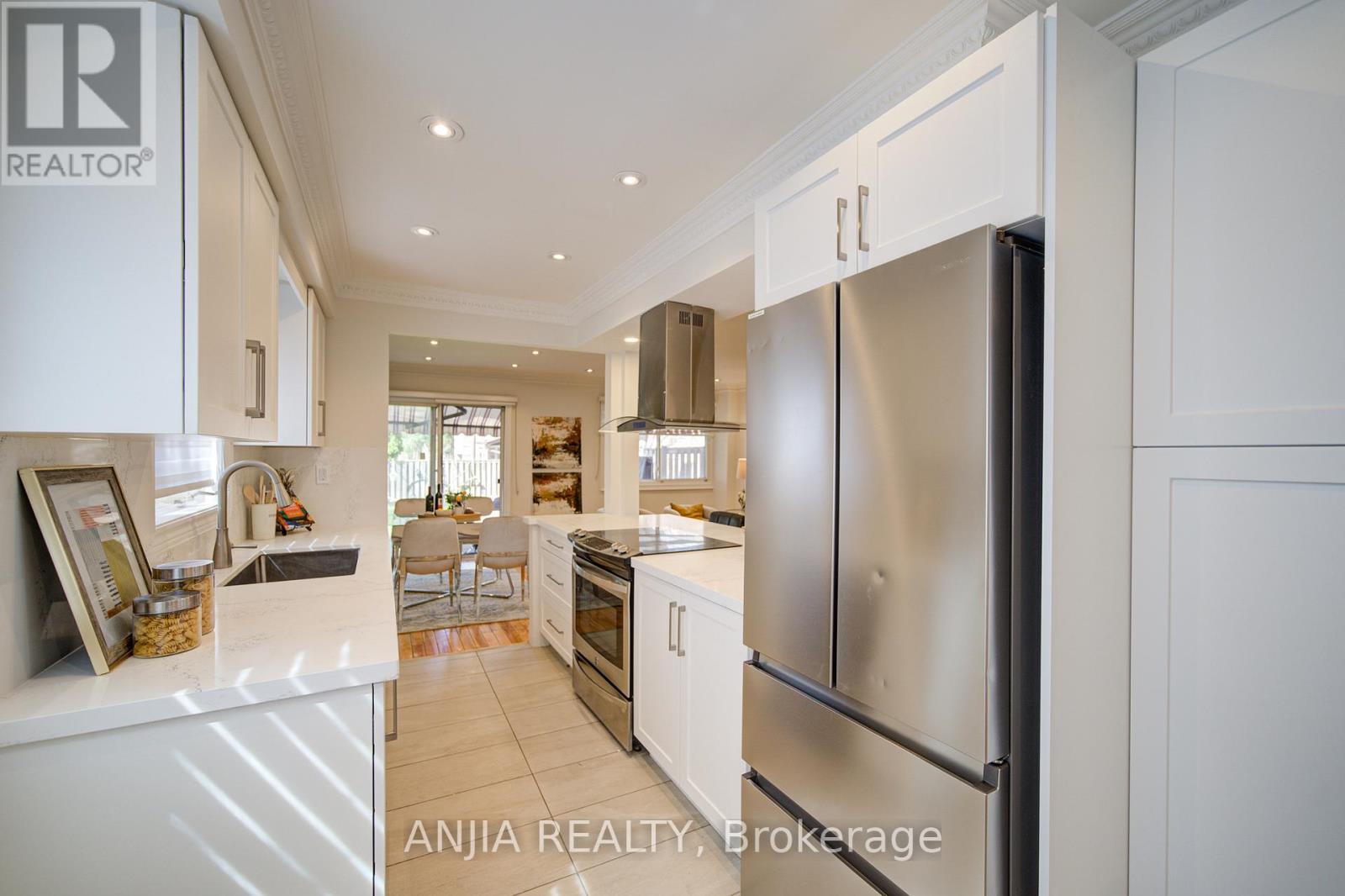 78 Baywood Court, Markham (Royal Orchard), Ontario  L3T 5W3 - Photo 9 - N13046504