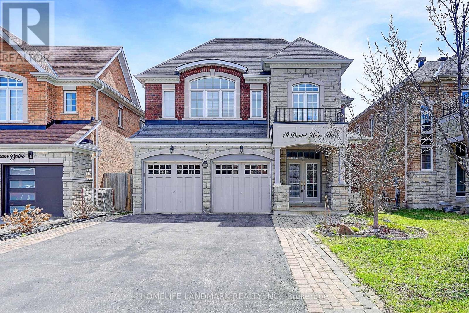 19 DANIEL BRAM DRIVE, vaughan (patterson), Ontario