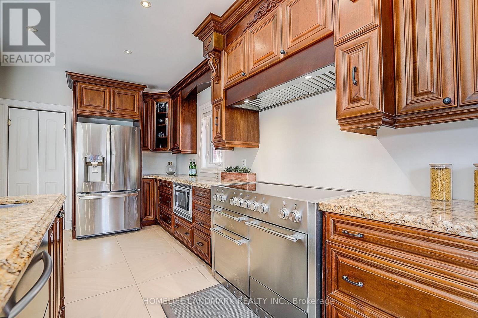 19 Daniel Bram Drive, Vaughan, Ontario  L6A 0L4 - Photo 17 - N13046546