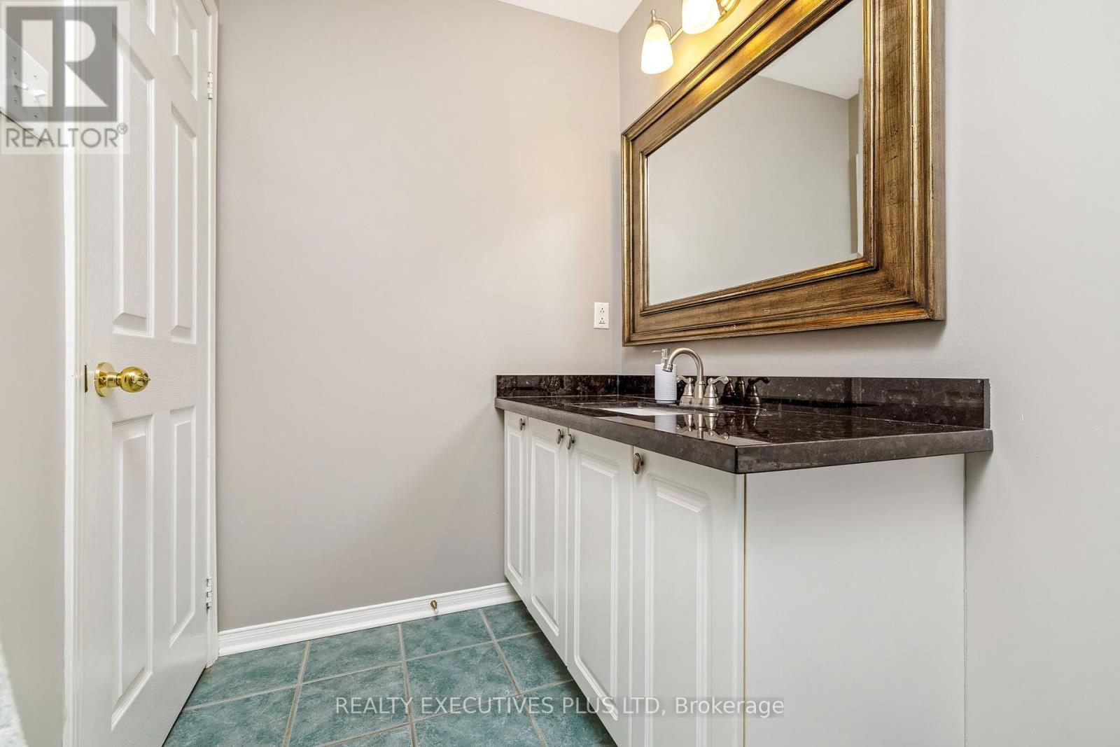 3113 Owls Foot Drive, Mississauga, Ontario  L5M 6T8 - Photo 30 - W13046478