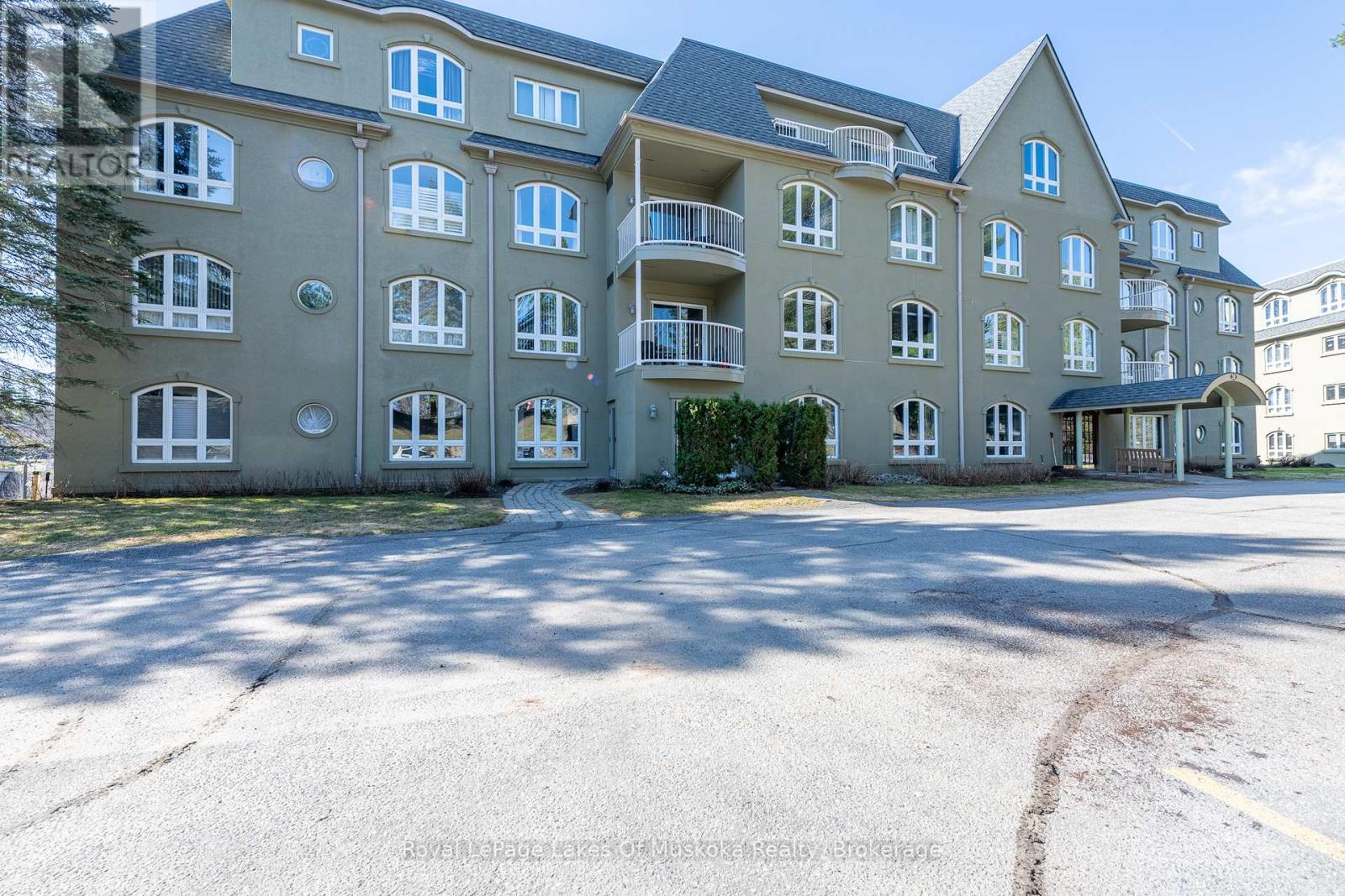 207 - 31 Dairy Lane, Huntsville, Ontario  P1H 2L7 - Photo 2 - X12791356