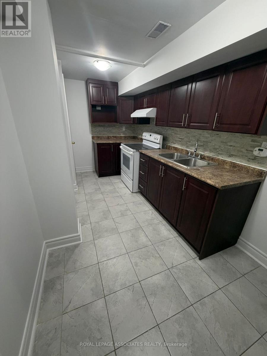 162 SEASONS DRIVE, Toronto, Ontario