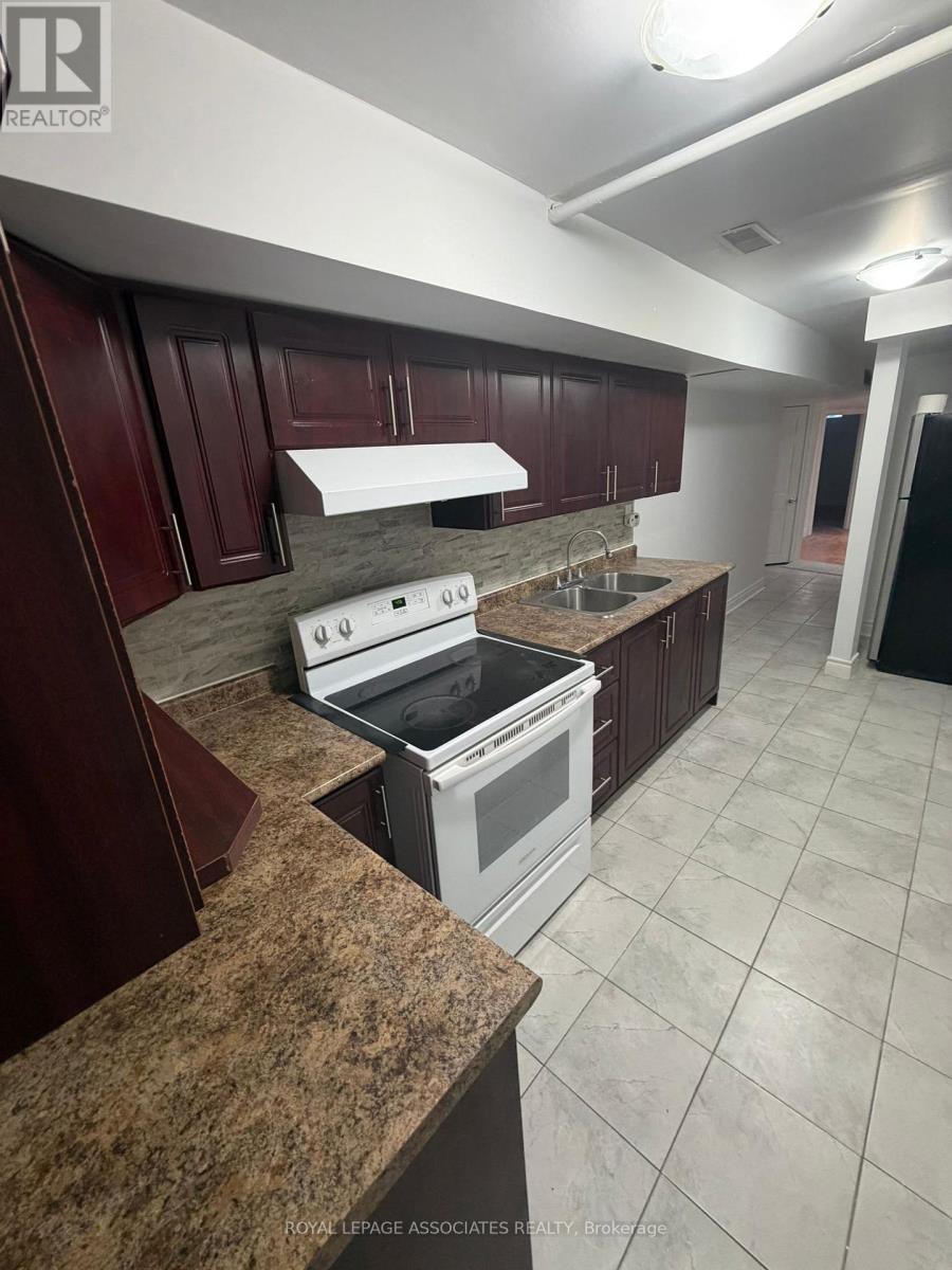 162 Seasons Drive, Toronto, Ontario  M1X 2E3 - Photo 4 - E13002856