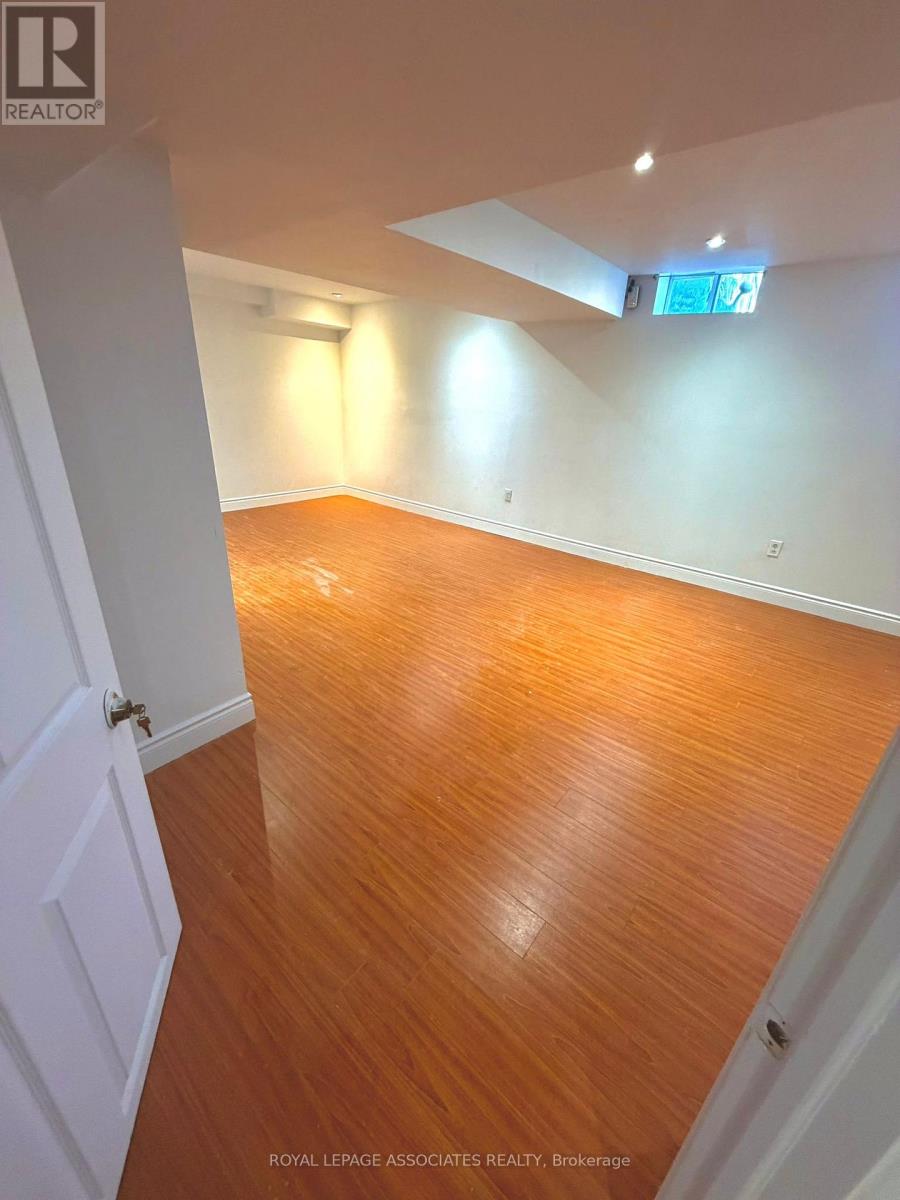 162 Seasons Drive, Toronto, Ontario  M1X 2E3 - Photo 5 - E13002856