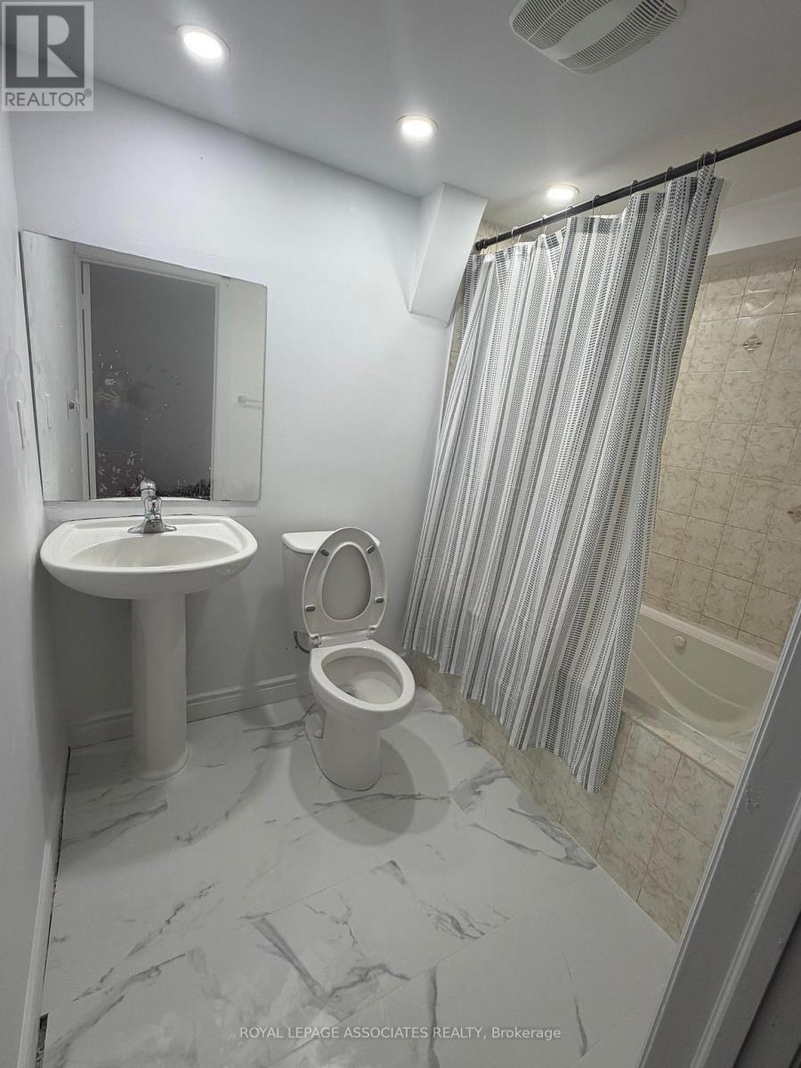 162 Seasons Drive, Toronto, Ontario  M1X 2E3 - Photo 2 - E13002856