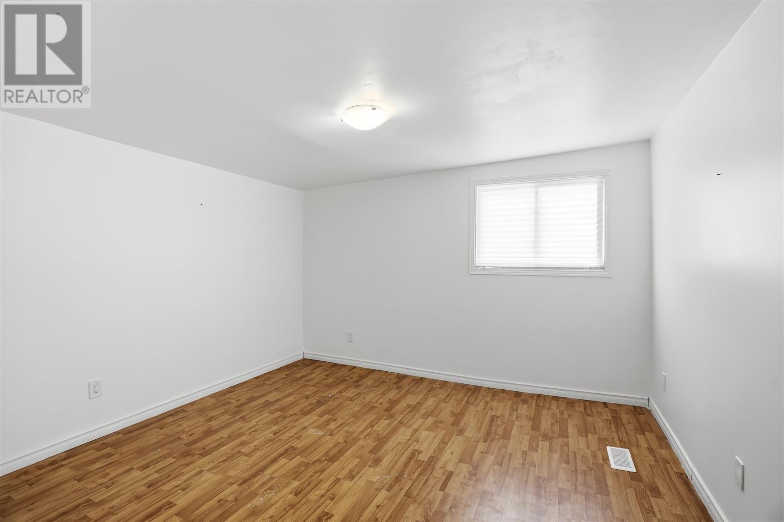 298 Hampton Rd, Sault Ste. Marie, Ontario  P6C 2N7 - Photo 33 - SM260592