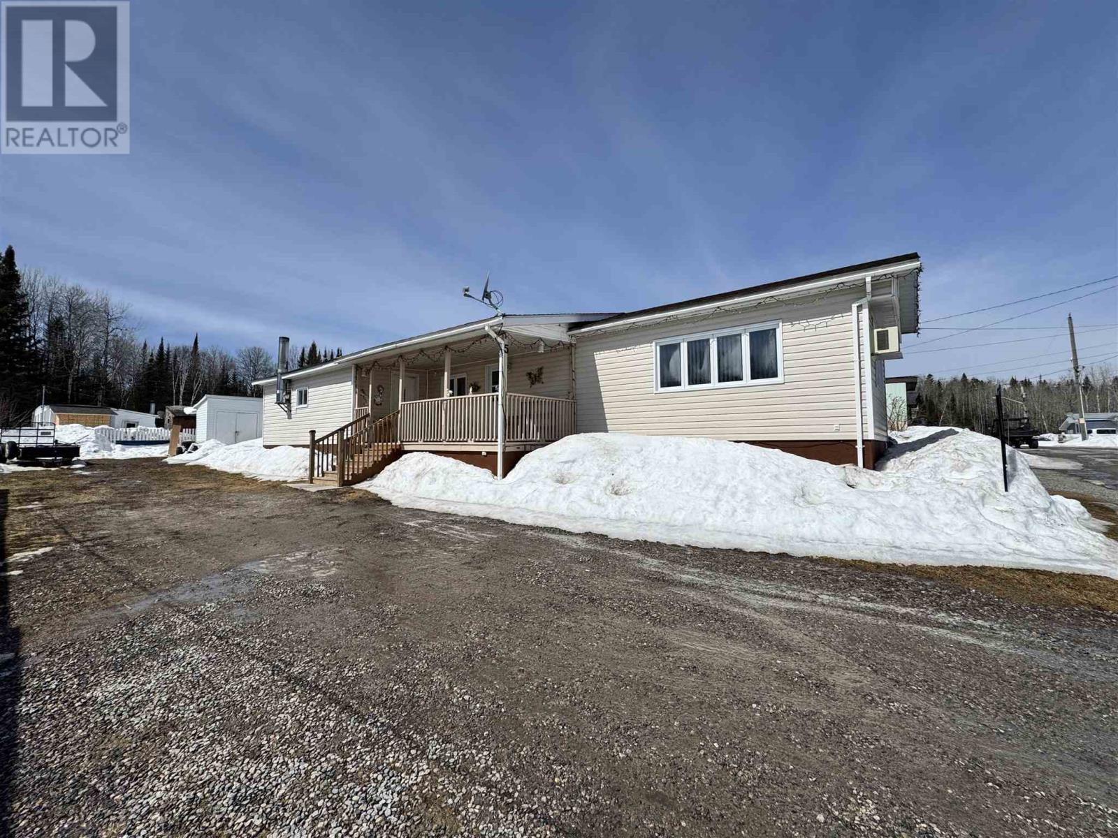 5 Fontaine Dr, Chapleau, Ontario  P0M 1K0 - Photo 2 - SM260708